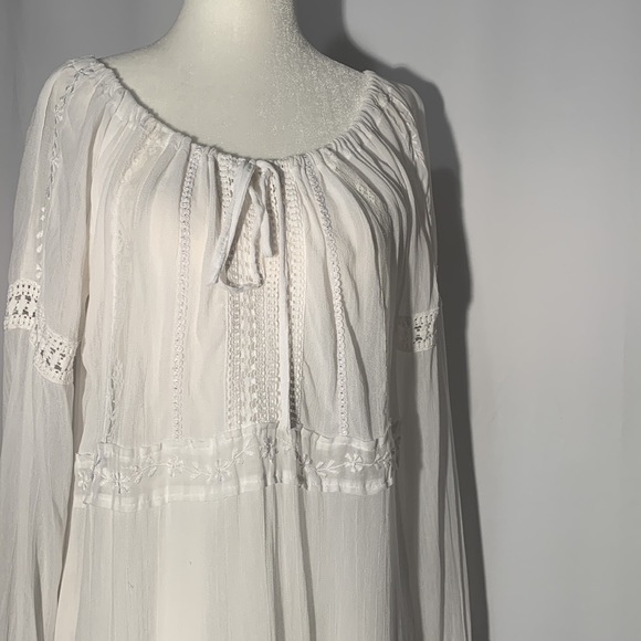Tops - Bohemian Embroidered Blouse